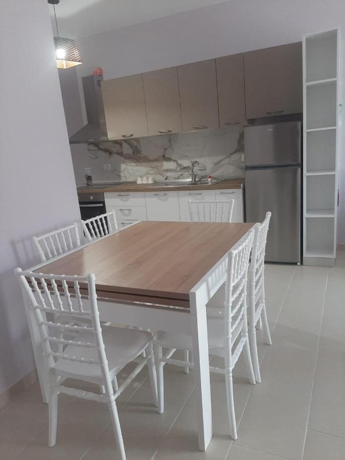 Linda'S Apartment Vlore Exterior photo